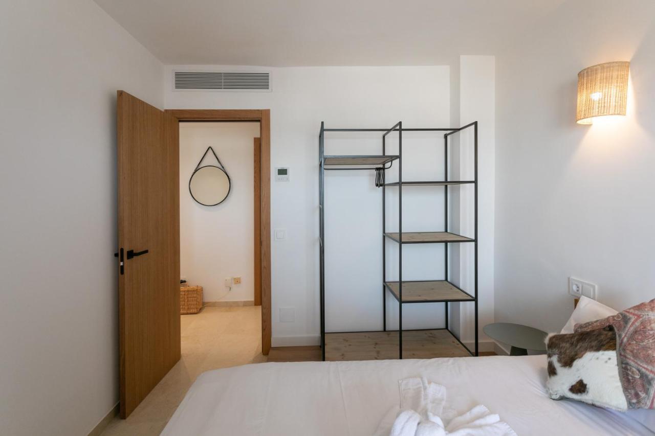 Beachfront Holiday Apartment Lotja 7 - Grupo Berna コロニア・サン・ジョルディ エクステリア 写真