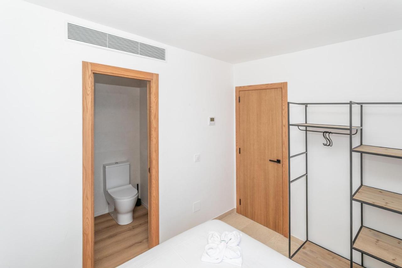 Beachfront Holiday Apartment Lotja 7 - Grupo Berna コロニア・サン・ジョルディ エクステリア 写真